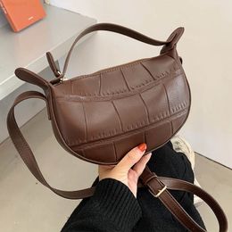 Evening Bags Vintage Stone Pattern Small Pu Leather Crossbody Bags For Women 2021 Half Moon Design Shoulder Cross Body Bag Ladies Handbags J220825