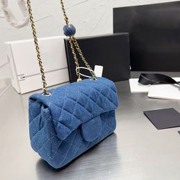 22ss Bahar Denim Altın Aşk Top Mini Flep Square Torbalar 17cm/20cm Kapitone GHW Crossbody Ayarlanabilir Omuz Kayışı Vanity Kozmetik Kılıf Bayanlar Tasarımcı Çantalar