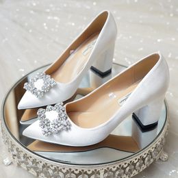 Designer-casamento sapatos mulheres bombas noiva de cetim branco espessura 5cm gordo salto saltos grávida princesa cristal personalizar 220402