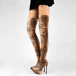 Boots 2022 Autumn and Winter New Pointed Thin High Heels Stage Walk Show Tiger Pattern Large Water Platform Knee Elastic 220722