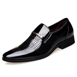 Business Brightly Men Sandals Formal Shoes Patent Leather Retro Oxford Pointed Toe Holes Fashion Dress Footwear