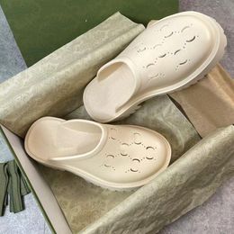 Pantofole sandali traforati con suola spessa da donna firmate Materiale trasparente Pantofole da donna sexy alla moda carine da spiaggia con scatola