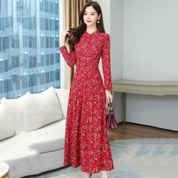 Plüsch 2022 Langarmkleid Rote Blumenmikro-elastische weiche Taille große Swing Rock Casual Kleider