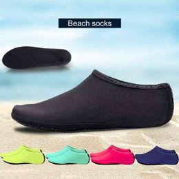 Summer Water Shoes Beach Sandals Upstream Barefoot Water Sports Solid Colour Non-slip Shoes Unisex Swimming Diving Socks Y220518