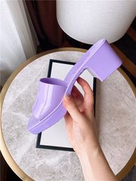 2022 new designer luxury jelly shoes slippers women sandals slides Crystal sandal Summer Beach Thick Bottom Stuffies Platform casual shoes 35-41 with dust bag