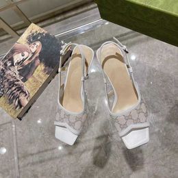 Scarpe da sposa di marca famosa lettera casual di design da donna Sandali con perforazione flash Mocassini di alta qualità Scarpe da donna classiche in pizzo da festa di lusso