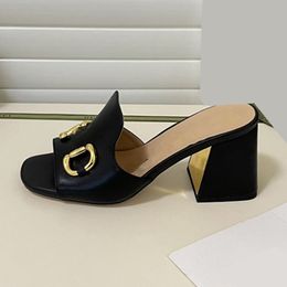 2022 tacchi da donna di alta qualità sandali pannelli a strisce a strisce nere da ricamo a maglia sandalo estate lettere estate
