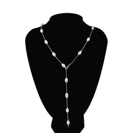 Gothic Baroque Pearl Pendant Necklace A Long Silver Necklace At The Top Of A Large Lady's Wedding Column G1213