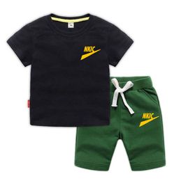 2st Träningsoveraller sommar Solid Barn Shorts T-shirts Set Småbarn Pojke Kläder Kostymer Flicka Outfits Baby Boy Kläder