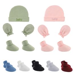 born HatGlovesSocks Set for Baby BoyGirl Cotton Fall Casual Pography Props Soft Headwear Infant Nightcap Fashion 220815