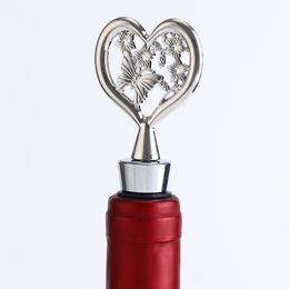 50PCS Elegant Wedding Favors Gold/Silver Brushed Metal Butterfly in the Heart Wine Bottle Stopper Bar Party Return Gift For Guest