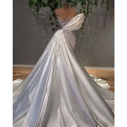 Sparkly Pearls Wedding Dresses Beading Crystals Ruffles Bridal Gowns Luxury Elegant Sweep Train Robe de mariée Custom Made