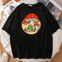 Men's T-Shirts Cute Cottagecore Aesthetic Frog Kinting Mushroom Printed Man T-Shirt O-Neck Clothes Casual Half Sleeve Men's T ShirtsMen'