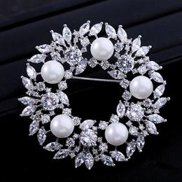 -Pins Broschen Pearl Corsage Eingelegtes Zirkonbrosche runde klassische Wildkristall von Swarovskis Frau Hochzeit Schmuck Kleidung179t
