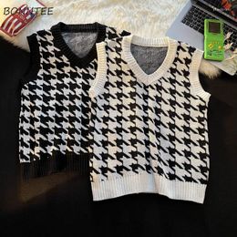 Men's Vests Men Houndstooth Sweater Vest Vintage V-neck Loose College All-match Sleeveless Sweaters Couple Fashion Knitted Tops Harajuku Phi