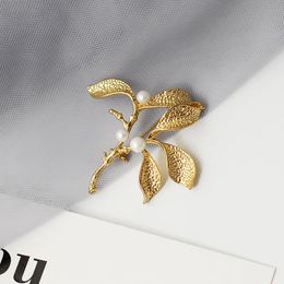 Pins Brooches Texture Leaves Branch Brooch For Women Unique Acrylic Pearl Fruit Gold Colour Sweater Coat Pin Fashion Jewellery WholesalePins