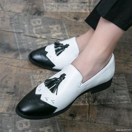 -Dress Shoes 2022 Arrivo matrimonio per uomini mocassini Black Bianco Bianco Designe nappa Partito formale Prom Business Zapatos Hombre