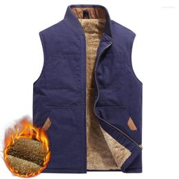 Men's Vests 2022 Men Cotton Multi Pockets Vest Fleece Thicken Work Waistcoat Fashion Casual Warm Sleeveless Jacket Winter Plus Size 5XL Kare