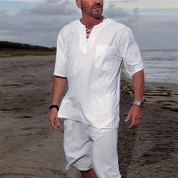 Erkekler için Yaz Giysileri Takip Keten Fiber Plaj Giyim Giysileri 2 Parça Set Düz Renkli Erkek Gömlek Şortları Takım Nefes Serin Plaj Kıyafetleri 2022