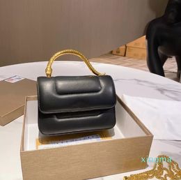 2022 new Women Luxurys Designers Bags Female Evening Bag Dinner Bagss Shoulder Bages Handbag Snake Decoration Top Quanlity Cowhide Material
