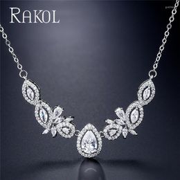 Pendant Necklaces 2022 Luxury Leaf Cubic Zirconia Choker For Women Fashion Teardrop Crystal Gold Color Wedding JewelryPendant Godl22