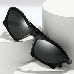Modern Sunglasses Unisex Personality Geometry Sun Glasses Retro Adumbral Anti-UV Spectacles Simplity Eyeglasses Ornamental