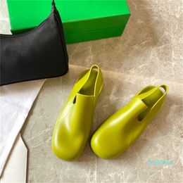 Designers Rubber Clog Sandals Smooth Matte Women Slippers Supportive Slingback Strap Loafers Slip-on Style Slides Branded Platform Shoes2022