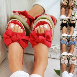 Slippers mulheres deslizam sandálias de arco de verão chinelo interno de linho externo chinelos flaps femininos de praia Sapatos florais s20331