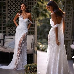 White Elegant Lace Appliques A-line Wedding Dress V Neck Spaghetti Straps Sleeveless Custom Made Sweep Train Sequins Beads Backless Bridal Gowns Vestido De Novia