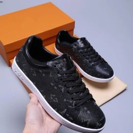 High quality men Shoes Breathable Moisture Edition Fashion Sports Leisure Portable Board Running Size38-45 mkpp0001