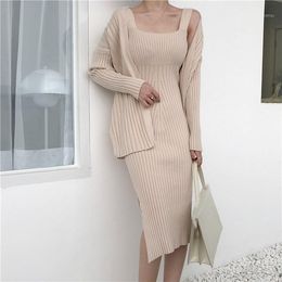 Women's Two Piece Pants 2022 Winter Cardigan Suspenders Vest Knitted Sweater Dress Sets High Quality Long Sleeve Women Suits