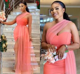 Bridemaid 2022 Watermelon Red Dree Mermaid Tulle Chiffon Cutom Made One Shoulder Slit Plu Size Maid of Honour Gown Country Beach Wedding Party Wear