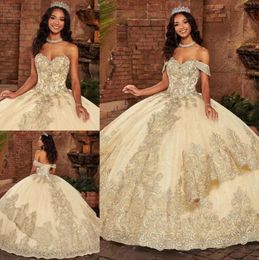 2022 Stunning Lace Appliqued Ball Gown Quinceanera Dresses Sequined Off The Shoulder Neck Prom Gowns Floor Length Tulle Tiered Sweet 15 Masquerade Dress