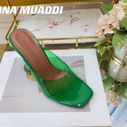 Designer di lusso Sandali Amina Muaddi New clear Begum Glass Pvc Crystal Trasparente Slingback Sandalo Décolleté Naima impreziosito da pantofole Green Mules