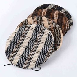 New Fashion FallWinter Retro Plaid Beret For Women Paris Hat Ladies Japanese And Korean Berets Wholesale J220722