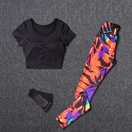 Women Tracksuit Set Female Sportswear Gym Fitness Clothes Sports Outfit Running Yoga Crop Top Leggings Suits With Chest Pad 220330