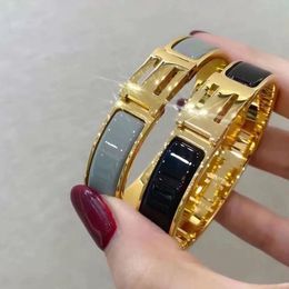 Designers bracelet luxury bracelets solid colour letters Bangle trend metal sense couple bracelets temperament high quality versatilebracelets very good