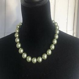 -Joan Rivers Chunky Mint Green Faux Pearl Halskette mit mehreren Längen