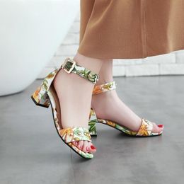 Sandali una parola con donne con tacchi alti sexy 2022 scarpe da donna spessa da donna in stile nero shoessandals