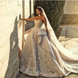 Princess Luxurious Ball Gown Wedding Dresses Strapless Sleeveless Sweetheart Sequins Appliques Lace Ruffles Floor Length Bridal Gown Plus Size robes de soiree