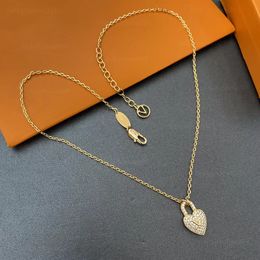 Luxury charm Love Pendant Necklace Fashion men and women inlaid zircon necklace high quality womens party wedding couple gifts hip hop jewelry top qualitys