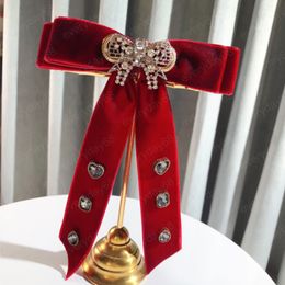 Korean Fabric Velvet Bow Tie Brooch Crystal Rhinestone Bowknot Necktie Luxulry Brooches for Women Shirt Collar Pins Jewellery
