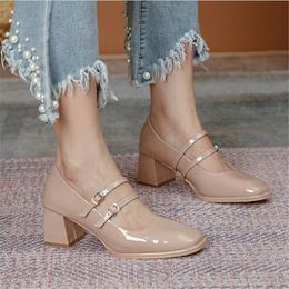 Новейшие женские насосы женские насосы мода на высоких каблуках сандалии сандалии для дамы Патентная кожа заостренные туфли на каблуках на каблуках Женский насос
