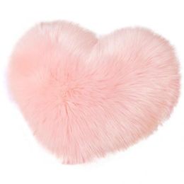 Cushion/Decorative Pillow Plush Eye-catching Lightweight Cushion Decorative Heart Shaped Sofa For Living Room DollCushion/Decorative