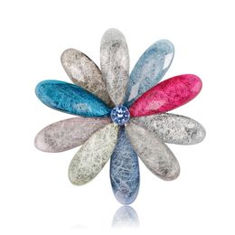 Fashion Acrylic Flower Brooches for Women Crystal Rhinestones Lapel Pins Ladies Shawl Buckle Corsage Vintage Jewellery Accessories