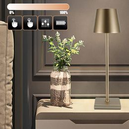 Table Lamps Wireless LED Desk Lamp With Touch Control Metal Read Light Chargeable Bedside Night Waterproof Restaurant Bar DecorTable