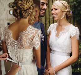 Boho Sheer Lace V-Neck Beach Wedding Dress 2022 Short Sleeves Custom Made A Line Romantic Buttons Rustic Garden Bridal Gowns Vestidos De Noiva Mariage