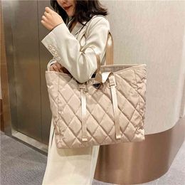 Purses Outlet autumn new large capacity small fragrance portable tote women's solid color leisure shoulder bag