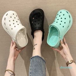 Wholesale 2022 Women Sandals Summer Shoes Rubber Girl Garden Shoes Black Beach Flat Sandals Slippers