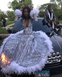 Sparkly Black Girls Prom Dresses With Feathers 2022 Long Sleeve V-neck Silver Sequin African Gala Mermaid Party evening Dress